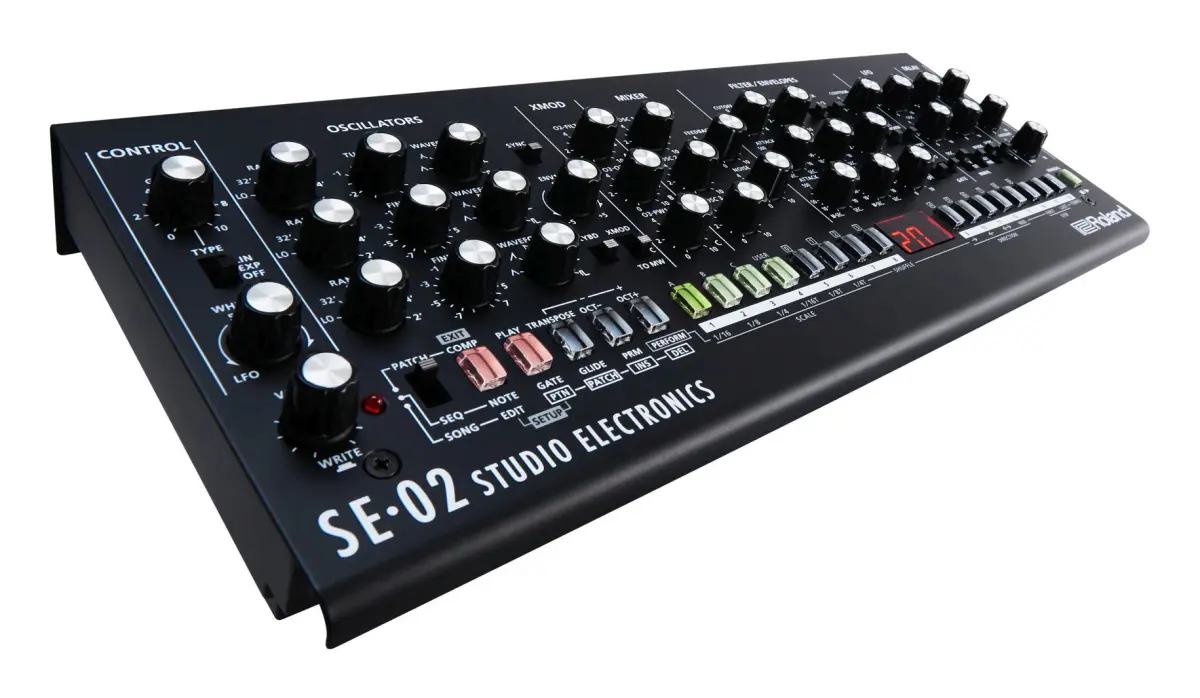 Roland SE-02 Analog Synthesizer