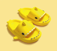 tofflor haj shark tofflor shark slides barntofflor gul