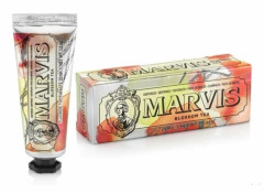 Marvis Blossom Tea Fluortandkräm - 25 ml för fräsch andedräkt och tandvård med blommig te-smak. Skyddar mot karies och plack.