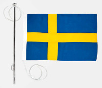 Flaggpaket med båtflagga Adela Royal, Sverige, bomullsliknande polyester (230 g / m²), 50 x 31 cm + flaggstång Ø25 mm, 60 cm i rostfritt stål