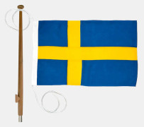 Flaggpaket med båtflagga Adela Royal, Sverige, bomullsliknande polyester (230 g / m²), 70 x 44 cm + flaggstång Ø25 mm, 75 cm i teak
