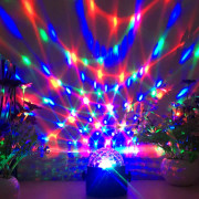 LED LED LED Mini 7Colors Förändring RC Magiska Boll Steg Ljus 100-240V Europeiska förordningar