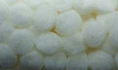 Pompom 13-15mm ca 85 st vit