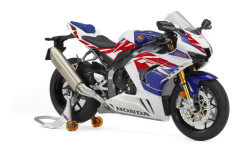 TAMIYA 1/12 Honda CBR1000RR-R FIREBLADE SP 30th