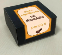 Box med 8 penisformade rena chokladpraliner
