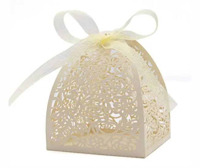 Laser Cut Rose Candy Boxes, Favor Boxes 2.5\"x 2.5\"x 3.1\", Presentförpackningar Bröllopsdusch Anniverary Födelsedagsfest Bröllopsgåva Beige 2.5 "x 2.5 "x 3.1 "/6.5 x 6.5 x 8 cm