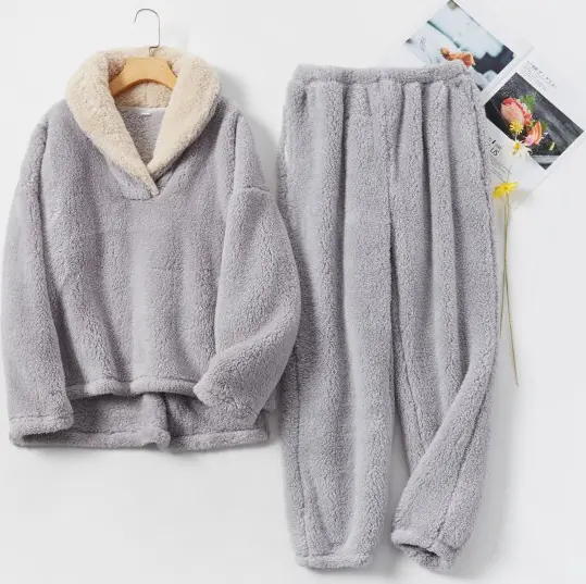 Kvinnors vintertjocknade flanellpyjamas hemmakläder L(110-130 pounds)