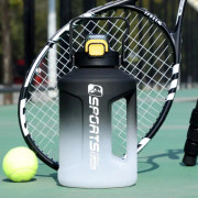 1600ml ton ton hink sportkopp - svart