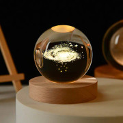 Personlig present 3D galax graverad kristallkula LED-nattlampa, 8 cm kristallkula + 7 cm varmljusbotten USB power , skrivbordsdekoration