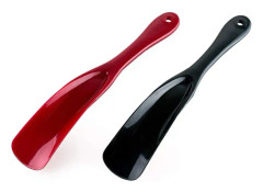 2 plastdubbar (svarta och röda) lämpliga för män, kvinnor, kap