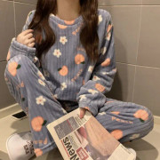 2022 Vinterflanellpyjamas Tecknad långärmad korallfleece Varma sovkläder Långt slitage Kvinnor Pyjamas Djurpyjamas