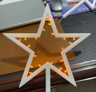 Kreativt LED-dekorationsljus med en liten nattljusdesign