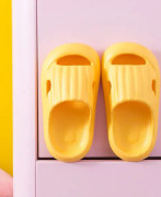 Flickatofflor Pojke Kudde Slides Sandaler Snabbtorka tofflor för barn Baby Anti-kollision Barn Mjuk, halkfri massiv massagetofla ---Gul (160 Yard)