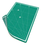 PRETEX skärmatta A4 självläkande, metrisk uppdelning symatta / skärmatta / pysselmatta 45x30cm vinkelmått 15° - Skärmatta
