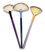 1 professionell solfjäderformad sminkborste Smudge highlighter Pressverktyg (lila)