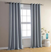 Set med 2 mörkläggningsgardiner - Ljusgrå - 140 x 260 cm