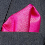 Bröstnäsduk cerise vävd