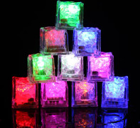 Ljus upp isbitar, 12-pack flerfärgade LED-isbitar