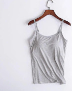 Camisole-tröjor för kvinnor med inbyggd BH och justerbara remmar för Slim Fit sommarstil(S,Skin Color)