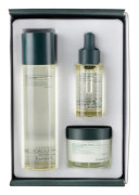 Pyunkang Yul Calming Line Gift Set (Toner 150 ml + Serum 30 ml + Cream 50 ml) - En uppsättning produkter för känslig hud