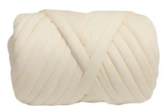 Hand- och armstickad roving – Mjölkvit