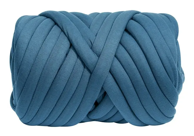 Hand- och armstickad roving – Påfågelblå
