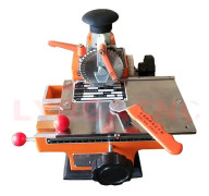 Semi-automatisk namnskyltsmarkeringsmaskin, 7,5 kg, justerbar djupkontroll,Med 2,5 mm hjul, Halvautomatisk modell