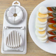 Litet redskap, Hushållsvisp som blandar ägg, äggula inuti, gyllene, visp, köksredskap, Shaker, - Typ VIT