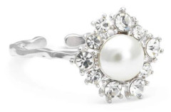 Emily pearl ring ivory
