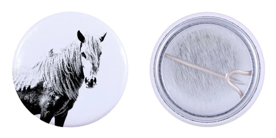 Giara the horse - skjortadekoration, väsknål, perfekt present med möjlighet att lägga till din egen Art-Dog-grafik