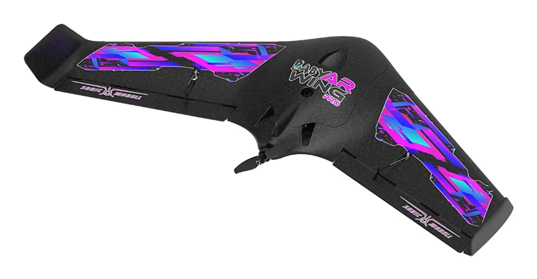 Baby AR Wing Pro - FPV flygande vinge RC-flygplan - 682 mm Spännvidd - KIT Utan Elektronik - 2 Kanaler - Nybörjarvänlig - Vit
