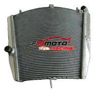 Aluminiumkylare, 30% ökad kylprestanda, TIG-svetsad konstruktion, passar Honda CBR1000RR