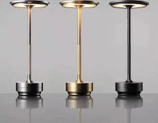 Bordslampa Dimbar Vattentät Metall USB Laddningsbar Bordslampa silver