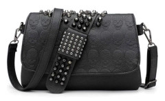 Gotisk Dödskalle Nitar Utsmyckad Axelväska För Kvinnor Damer PU Läder Messenger Väska Axelväska Armbandsväska Plånbok