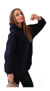 Isolerat set med en marinblå hoodie