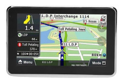 GPS Navigation - 5 tums pekskärm - Europakarta - DDR256M 8G - MP3 FM - Rutt - Nationella språk
