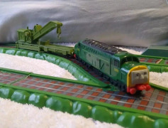 ERTL Thomas The Tank Engine & Friends Diesel D261 & Breakdown Crane 1997