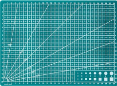 Skärmatta i metriska mått, storlek 30 * 22 cm / Självläkande skärmatta för kontor
