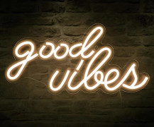 Good Vibes neonskylt för väggdekor, USB-driven neonbelysning för sovrumsinredning, varmvit färg, 40,9 cm x 21,1 cm x 1,5 cm