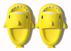Shark II tofflor för barn sommar tjock botten pojke tecknad barn inomhus halkfria bad baby förälder-barn sandaler yellow 220【适合34-35码】