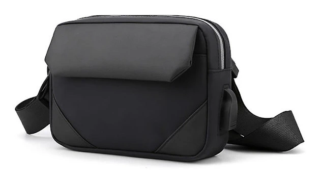 Ny trendig crossbody-väska för män i Oxford-tyg med enfärgad design. black