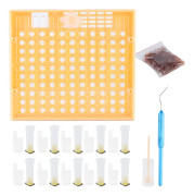 Kit med plastbikupceller, system för drottningodling, odlingslåda, drottningbur, biodlingsverktyg och utrustning