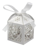 100 Pack Love Heart Laser Cut Bröllopsfest Favor Box Godispåse