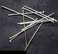 100 stSilverpläterade hattpinnar med platt hatt 28 mm. långa