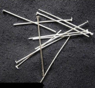 200 stSilverpläterade hattpinnar med platt hatt 28 mm. långa
