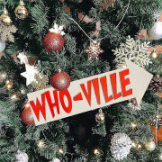 Julgransdekoration i trä - Grinch's Lair Mount Crumpit Who-ville skylt med jultaggar (FMY) White