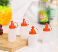 4st Mini plastsåsflaska Kryddlåda Salladsdressing Co Red 4PCS