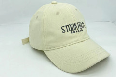 Hatt broderad bokstav Casual Baseball Cap White