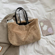 Vinter Mjuk Plysch Väska för Kvinnor Faux Päls Stor Tote Väska Mode Päls Axelväska Hög Kapacitet Kvinnlig Hårig Shopper Handväska
