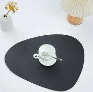 Faux läder placemats och underlägg - Set om 4 runda moderna svarta bordsmattor för matsal - Värmebeständiga, vattentäta och N